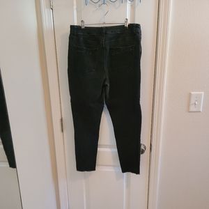 High wasted black jeans